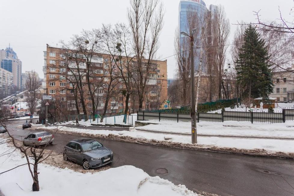 Апартаменты Дворец Спорта Kiev Buitenkant foto