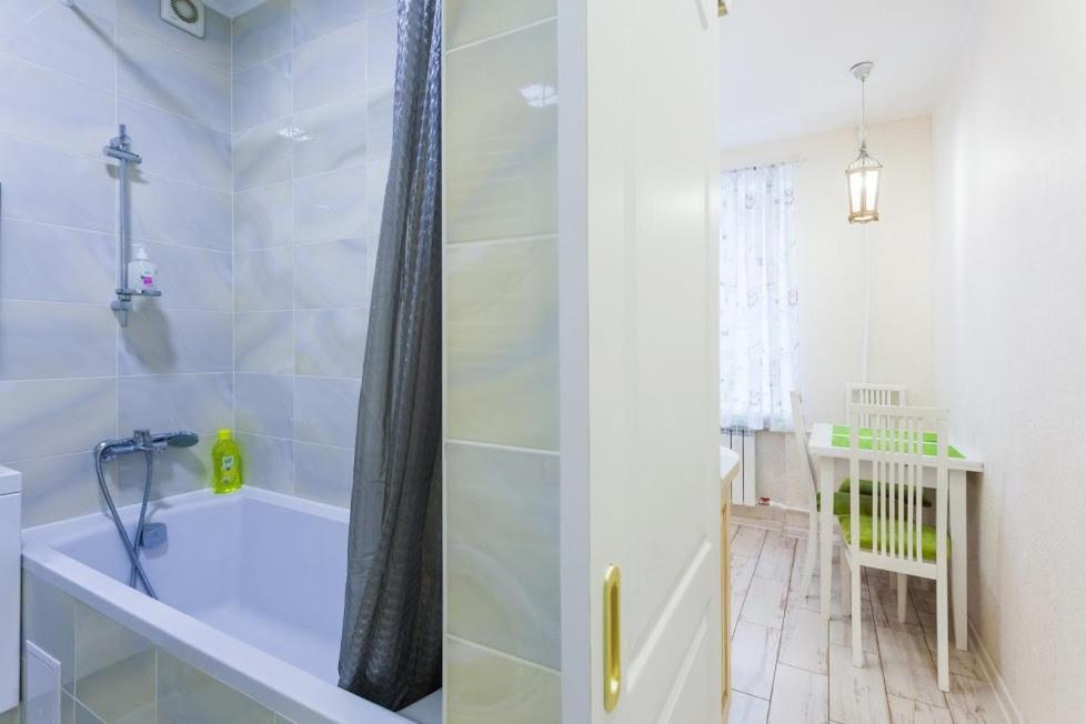 Апартаменты Дворец Спорта Kiev Buitenkant foto
